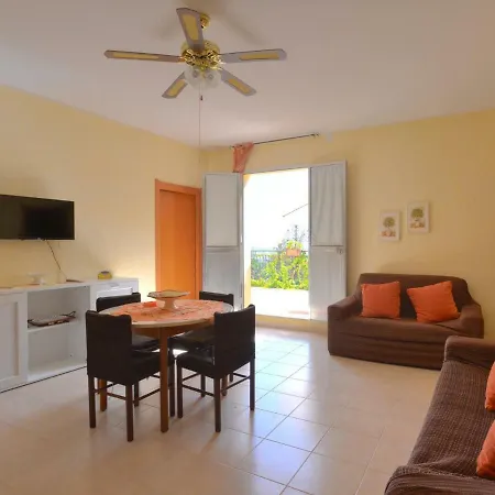 Apartment Locazione Turistica 85 *